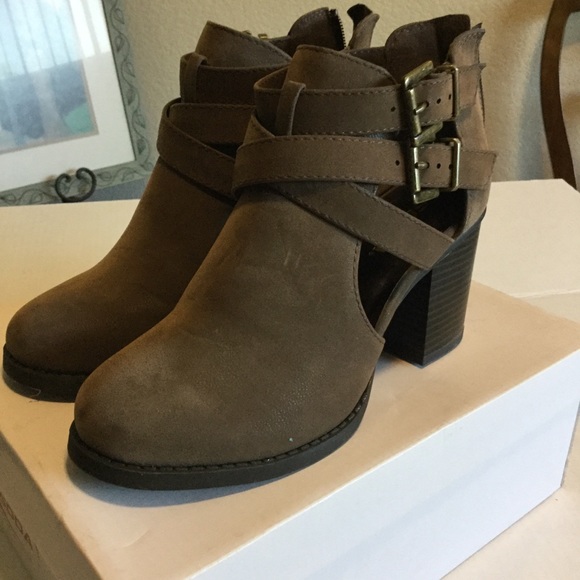 Soda Shoes - Soda Booties size 7